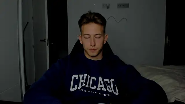 Snapshot of find0m_master chatting on 03/03/26, 11:32 find0m master online show from 03/03/26, 11:32