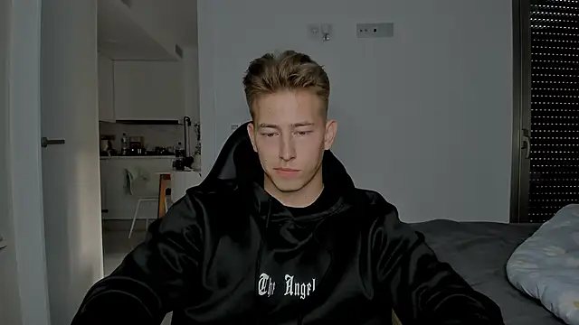 Snapshot of find0m_master chatting on 04/09/26, 05:18 find0m master online show from 04/09/26, 05:18