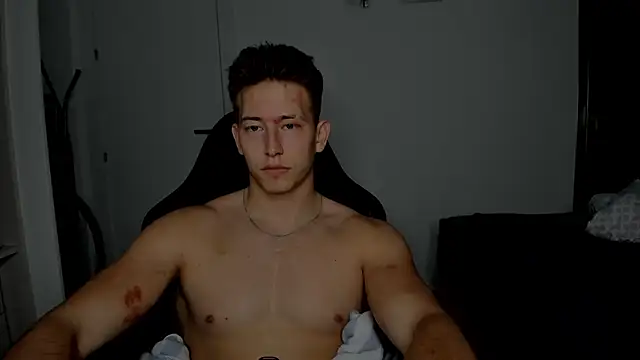 Snapshot of find0m_master chatting on 04/15/26, 10:43 find0m master online show from 04/15/26, 10:43