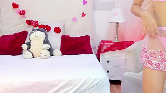 Sara Collinss  online show from 02/14/26, 12:02