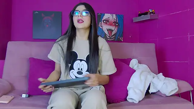 Snapshot of Aranzza_Ross chatting on 11/25/25, 12:27 Aranzza Ross online show from 11/25/25, 12:27