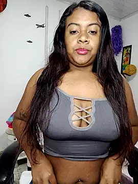 vannesitha25 online show from 12/04/25, 02:48