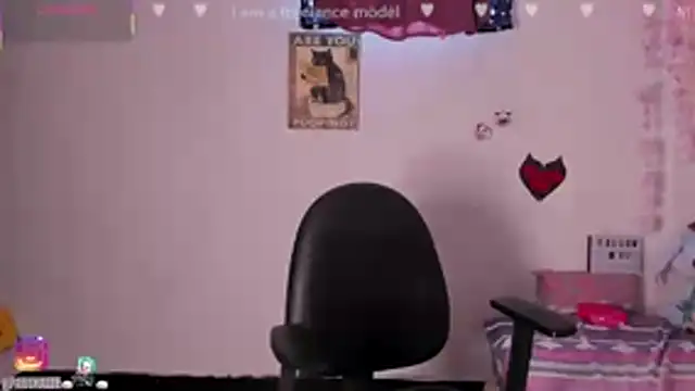 Emilycollei online show from 11/13/25, 03:55