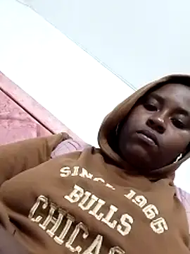 NaomiGrace  online show from 11/06/25, 10:49