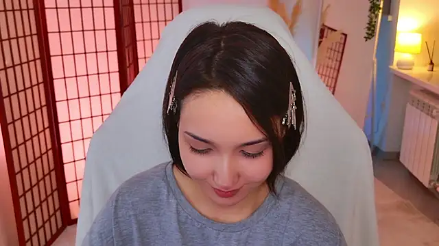 Snapshot of GentleMusee chatting on 11/07/25, 10:10 GentleMusee online show from 11/07/25, 10:10