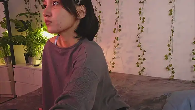 Snapshot of GentleMusee chatting on 11/11/25, 03:12 GentleMusee online show from 11/11/25, 03:12