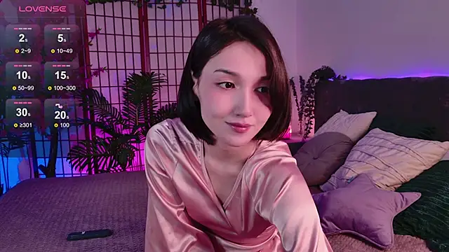 Snapshot of GentleMusee chatting on 11/17/25, 08:14 GentleMusee online show from 11/17/25, 08:14