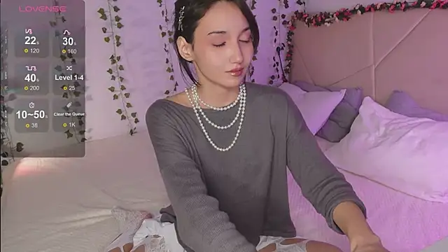 Snapshot of GentleMusee chatting on 11/25/25, 06:35 GentleMusee online show from 11/25/25, 06:35