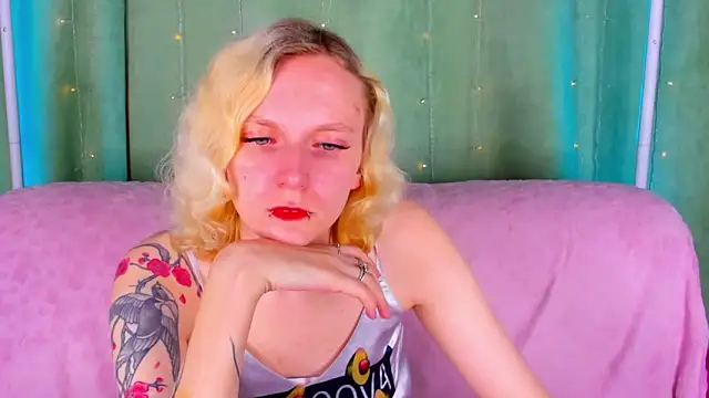 LikiLips online show from 06/01/26, 01:07