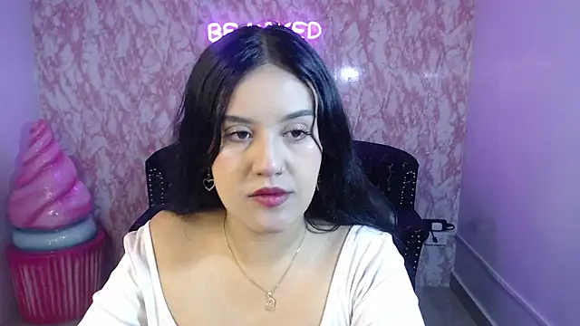 Snapshot of ailyn_ch1 chatting on 02/16/26, 12:45 ailyn ch1 online show from 02/16/26, 12:45