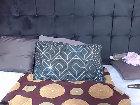 CaramelBootty online show from 11/18/25, 06:07