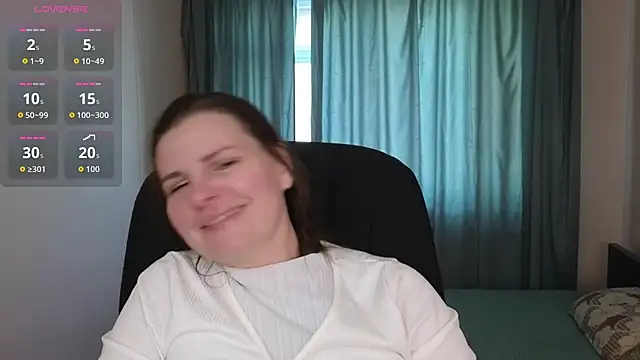 Snapshot of Mirabelle_Velvet chatting on 12/16/25, 05:23 Mirabelle Velvet online show from 12/16/25, 05:23