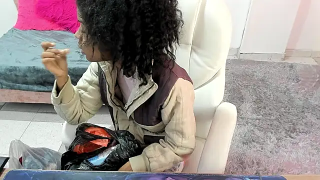 thianahorny online show from 12/01/25, 11:59