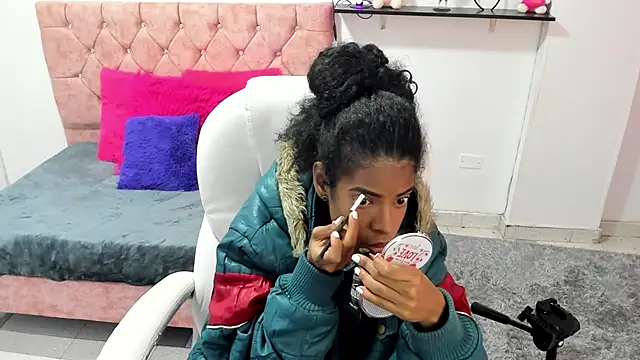 thianahorny online show from 12/04/25, 12:25