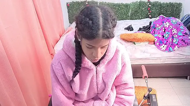 Snapshot of thianahorny chatting on 07/04/26, 12:22 thianahorny online show from 07/04/26, 12:22