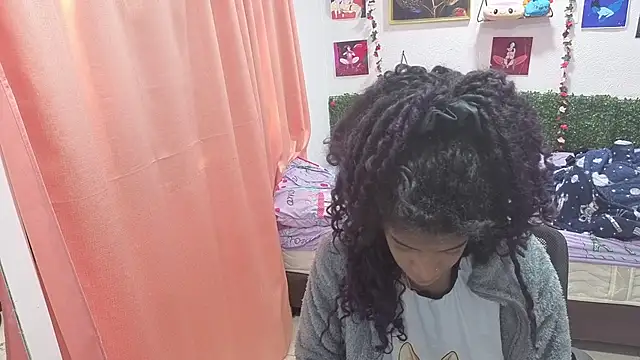 Snapshot of thianahorny chatting on 07/14/26, 01:17 thianahorny online show from 07/14/26, 01:17
