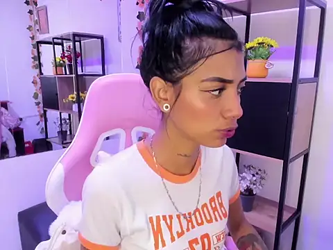 KarlaSlutSkinny   online show from 02/03/26, 08:58