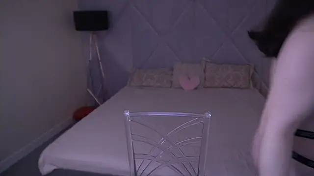 SnowWhiti online show from 04/06/26, 07:15