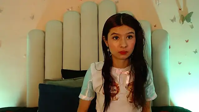 Snapshot of SweetRenata_ chatting on 10/18/25, 11:33 SweetRenata online show from 10/18/25, 11:33