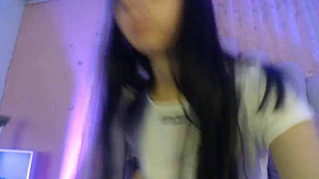 Snapshot of SweetRenata_ chatting on 12/20/25, 11:28 SweetRenata online show from 12/20/25, 11:28