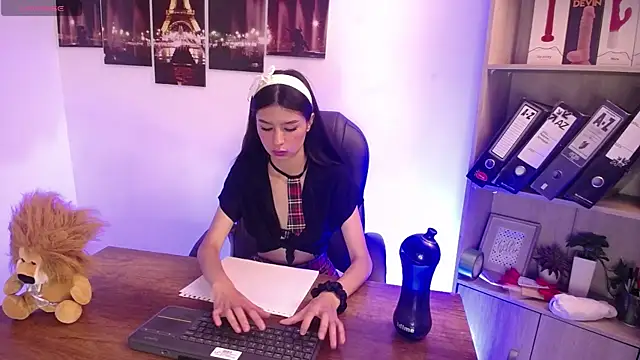 Snapshot of SweetRenata_ chatting on 02/13/26, 12:01 SweetRenata online show from 02/13/26, 12:01