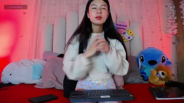 Snapshot of SweetRenata_ chatting on 03/05/26, 11:50 SweetRenata online show from 03/05/26, 11:50