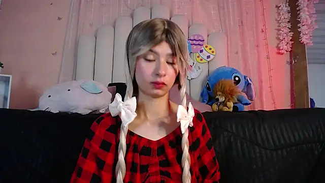 Snapshot of SweetRenata_ chatting on 04/07/26, 11:43 SweetRenata online show from 04/07/26, 11:43