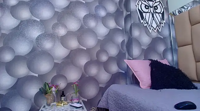 Snapshot of hannah_teehn chatting on 10/15/25, 07:14 hannah teehn online show from 10/15/25, 07:14