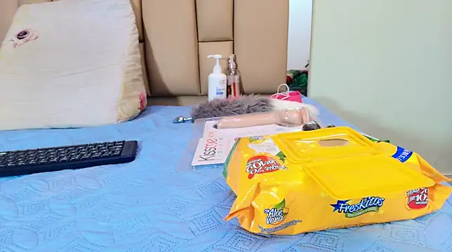 Snapshot of hannah_teehn chatting on 11/13/25, 07:13 hannah teehn online show from 11/13/25, 07:13