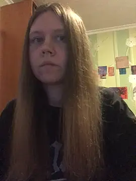 Snapshot of LunaVirelle chatting on 04/19/26, 08:33 LunaVirelle online show from 04/19/26, 08:33