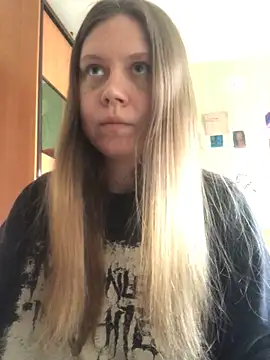 Snapshot of LunaVirelle chatting on 04/24/26, 01:02 LunaVirelle online show from 04/24/26, 01:02
