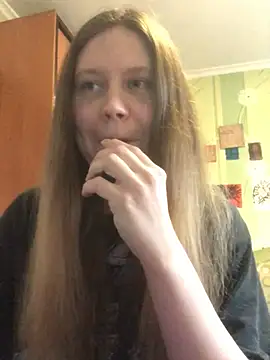 Snapshot of LunaVirelle chatting on 04/25/26, 04:15 LunaVirelle online show from 04/25/26, 04:15