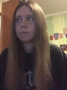 Snapshot of LunaVirelle chatting on 06/04/26, 06:03 LunaVirelle online show from 06/04/26, 06:03