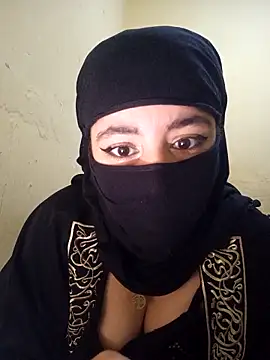 Snapshot of arab_dam chatting on 12/14/25, 08:13 arab dam online show from 12/14/25, 08:13