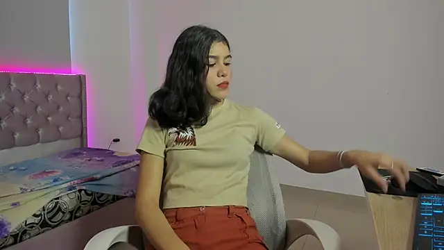 beiby glow online show from 10/28/25, 03:04