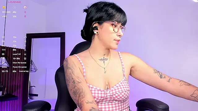 evelyn samantha online show from 10/22/25, 01:50