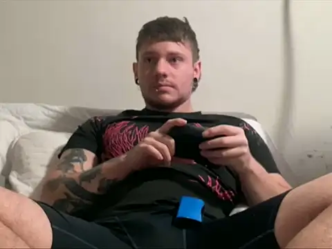 Snapshot of Skol_100802 chatting on 10/14/25, 11:27 Skol 100802 online show from 10/14/25, 11:27