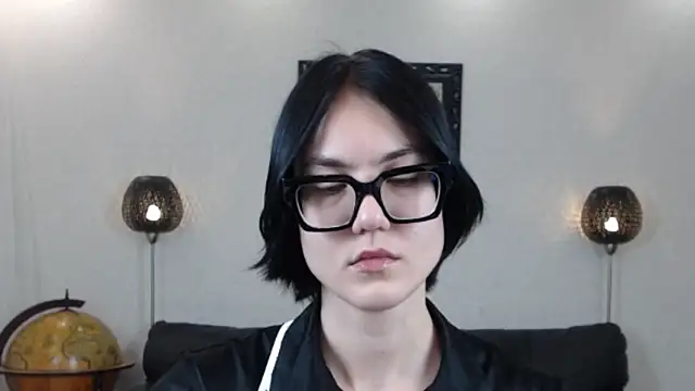 Marie Fitch online show from 10/22/25, 03:56