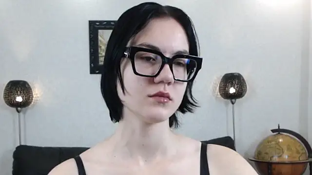 Snapshot of Marie_Fitch chatting on 11/22/25, 03:38 Marie Fitch online show from 11/22/25, 03:38