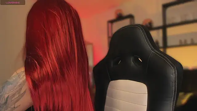 Snapshot of miiaa_stone chatting on 04/13/26, 02:44 miiaa stone online show from 04/13/26, 02:44