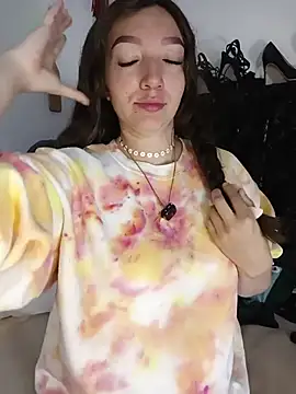 Snapshot of Lucy_colee chatting on 03/18/26, 04:43 Lucy colee online show from 03/18/26, 04:43