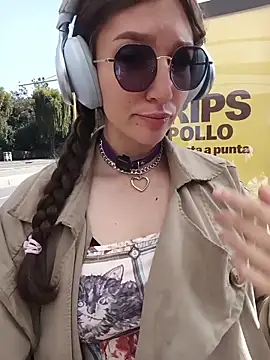 Snapshot of Lucy_colee chatting on 03/21/26, 01:58 Lucy colee online show from 03/21/26, 01:58