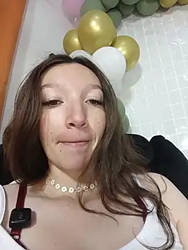 Snapshot of Lucy_colee chatting on 03/27/26, 04:29 Lucy colee online show from 03/27/26, 04:29