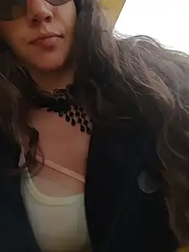 Snapshot of Lucy_colee chatting on 04/06/26, 05:58 Lucy colee online show from 04/06/26, 05:58