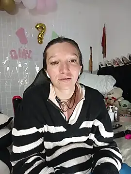 Snapshot of Lucy_colee chatting on 04/15/26, 11:49 Lucy colee online show from 04/15/26, 11:49