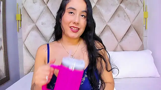 Snapshot of GabyParker_ chatting on 04/18/26, 12:09 GabyParker online show from 04/18/26, 12:09