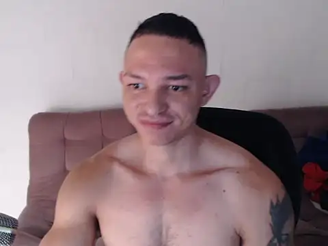 Snapshot of BigMontainsRock chatting on 11/07/25, 05:40 BigMontainsRock online show from 11/07/25, 05:40