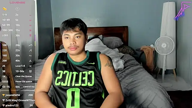 Snapshot of LuisitoJuancho55 chatting on 12/21/25, 12:40 LuisitoJuancho55 online show from 12/21/25, 12:40