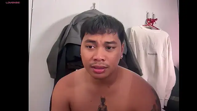 Snapshot of LuisitoJuancho55 chatting on 04/22/26, 03:57 LuisitoJuancho55 online show from 04/22/26, 03:57