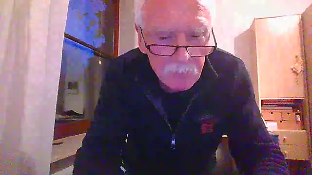 Snapshot of super-snoopy chatting on 12/05/25, 03:41 super-snoopy online show from 12/05/25, 03:41